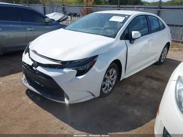 5YFB4MDE7SP302162 2025 TOYOTA COROLLA - Image 2