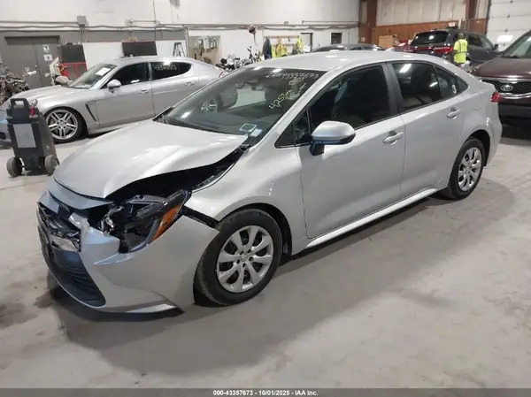 5YFB4MDE7SP330401 2025 TOYOTA COROLLA - Image 2