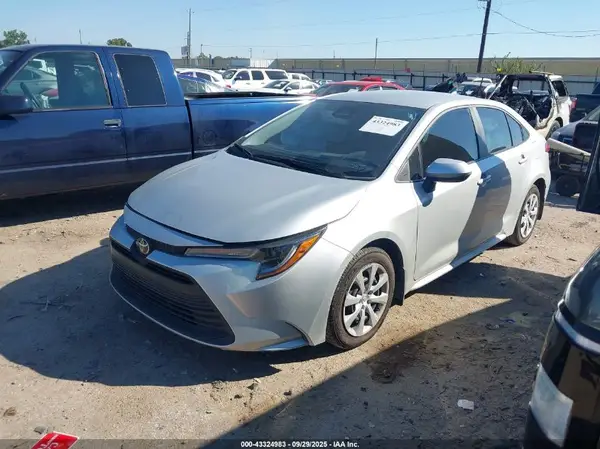 5YFB4MDE7SP333461 2025 TOYOTA COROLLA - Image 2