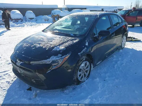 5YFB4MDE8PP008647 2023 TOYOTA COROLLA - Image 2
