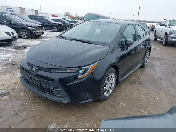 5YFB4MDE8PP013847 2023 TOYOTA COROLLA - Image 2