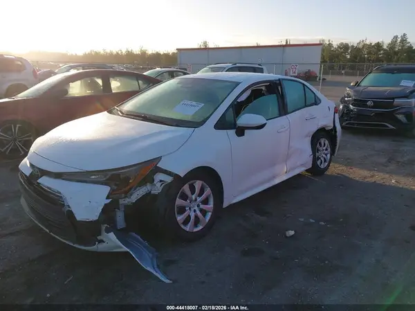 5YFB4MDE8PP035430 2023 TOYOTA COROLLA - Image 2