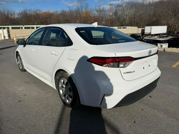 5YFB4MDE8RP084002 2024 TOYOTA COROLLA - Image 2