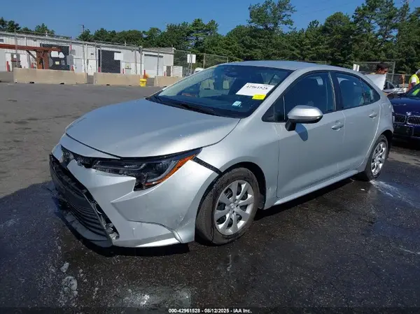 5YFB4MDE8RP097350 2024 TOYOTA COROLLA - Image 2