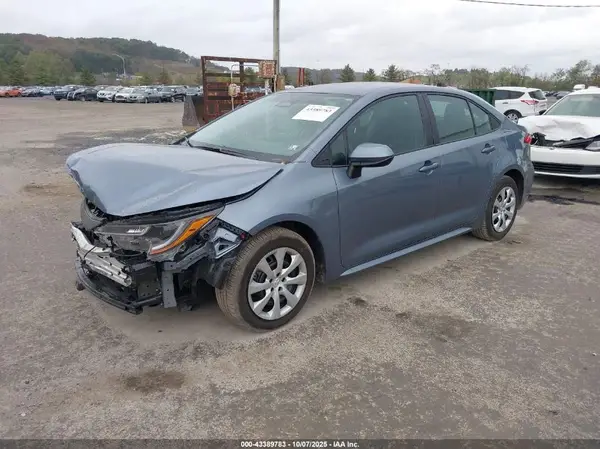 5YFB4MDE8RP105902 2024 TOYOTA COROLLA - Image 2