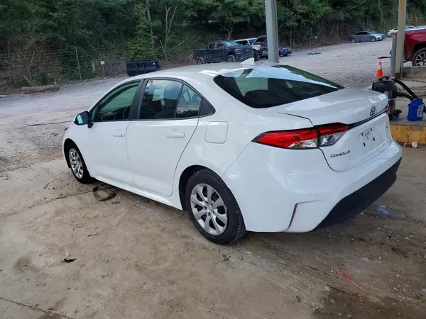 5YFB4MDE8RP107021 2024 TOYOTA COROLLA - Image 2