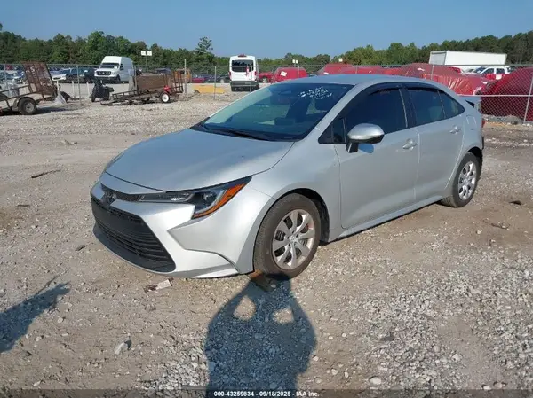 5YFB4MDE8RP107049 2024 TOYOTA COROLLA - Image 2