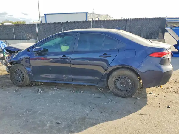 5YFB4MDE8RP109531 2024 TOYOTA COROLLA - Image 2