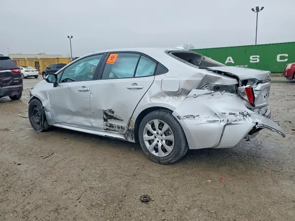 5YFB4MDE8RP110615 2024 TOYOTA COROLLA - Image 2