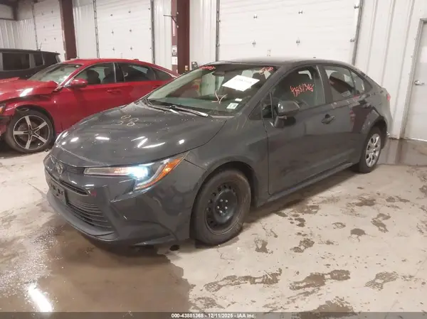 5YFB4MDE8RP113773 2024 TOYOTA COROLLA - Image 2