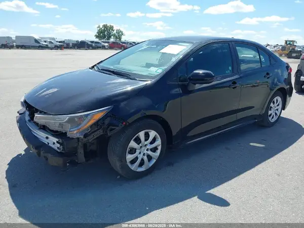5YFB4MDE8RP126703 2024 TOYOTA COROLLA - Image 2