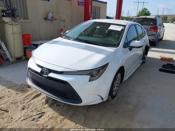 5YFB4MDE8RP131836 2024 TOYOTA COROLLA - Image 2