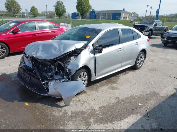 5YFB4MDE8RP143985 2024 TOYOTA COROLLA - Image 2