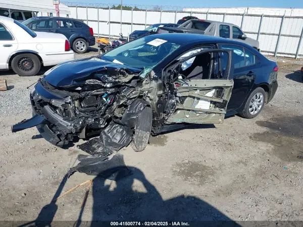 5YFB4MDE8RP145509 2024 TOYOTA COROLLA - Image 2