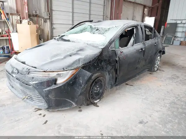 5YFB4MDE8RP147633 2024 TOYOTA COROLLA - Image 2