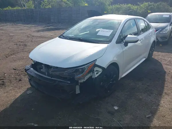 5YFB4MDE8RP149091 2024 TOYOTA COROLLA - Image 2