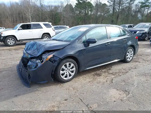 5YFB4MDE8RP153285 2024 TOYOTA COROLLA - Image 2