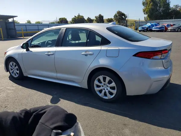 5YFB4MDE8RP154694 2024 TOYOTA COROLLA - Image 2