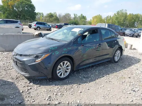 5YFB4MDE8RP158616 2024 TOYOTA COROLLA - Image 2