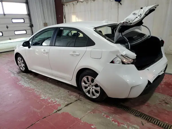 5YFB4MDE8RP161872 2024 TOYOTA COROLLA - Image 2