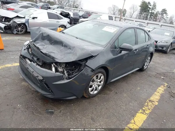 5YFB4MDE8RP166764 2024 TOYOTA COROLLA - Image 2