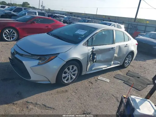 5YFB4MDE8RP169678 2024 TOYOTA COROLLA - Image 2