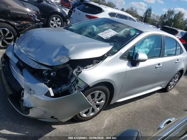 5YFB4MDE8RP170622 2024 TOYOTA COROLLA - Image 2