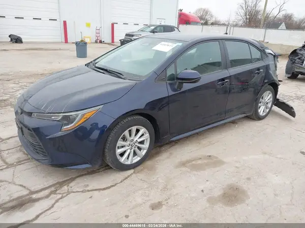 5YFB4MDE8RP171317 2024 TOYOTA COROLLA - Image 2