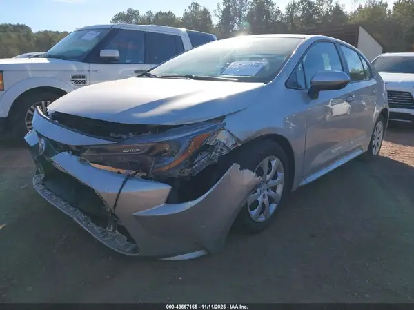 5YFB4MDE8RP174055 2024 TOYOTA COROLLA - Image 2