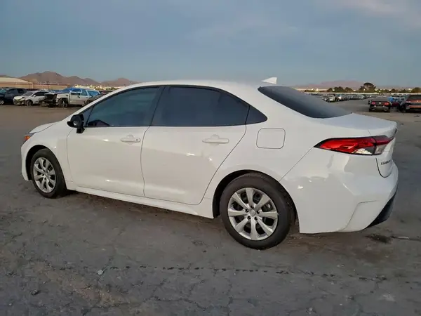 5YFB4MDE8RP174587 2024 TOYOTA COROLLA - Image 2