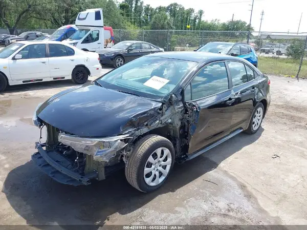 5YFB4MDE8RP174606 2024 TOYOTA COROLLA - Image 2