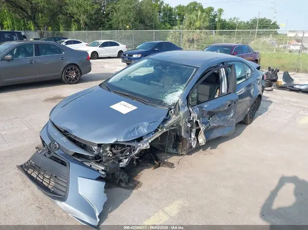 5YFB4MDE8RP175173 2024 TOYOTA COROLLA - Image 2
