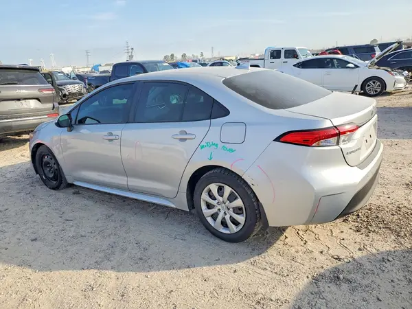 5YFB4MDE8RP177389 2024 TOYOTA COROLLA - Image 2