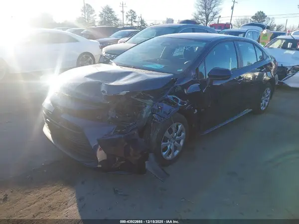 5YFB4MDE8RP179742 2024 TOYOTA COROLLA - Image 2
