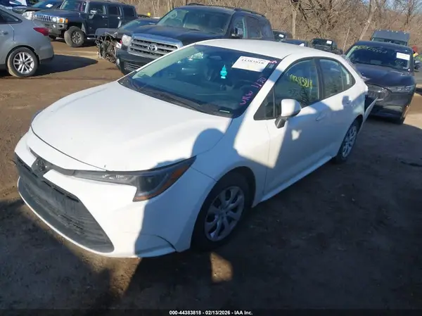 5YFB4MDE8RP185248 2024 TOYOTA COROLLA - Image 2