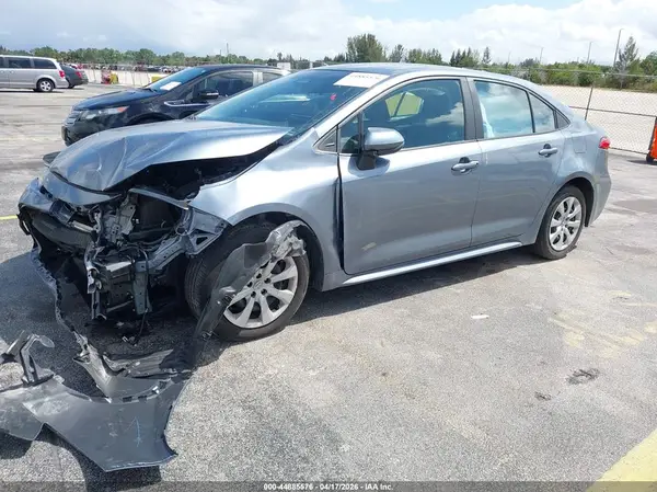 5YFB4MDE8RP185640 2024 TOYOTA COROLLA - Image 2