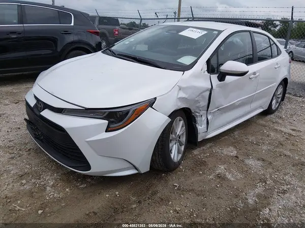 5YFB4MDE8RP199666 2024 TOYOTA COROLLA - Image 2