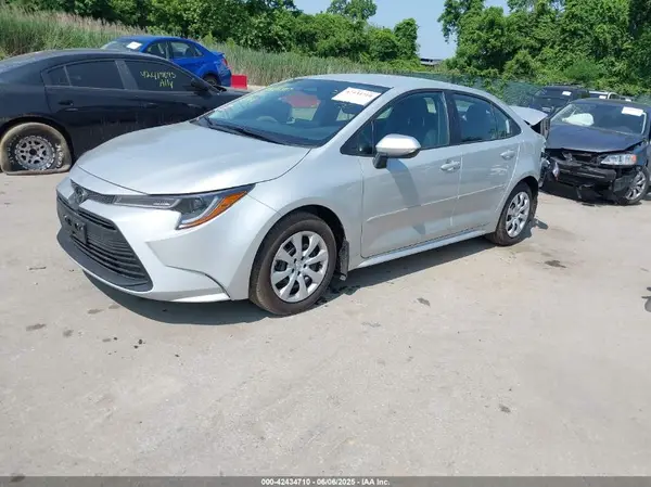 5YFB4MDE8RP202811 2024 TOYOTA COROLLA - Image 2
