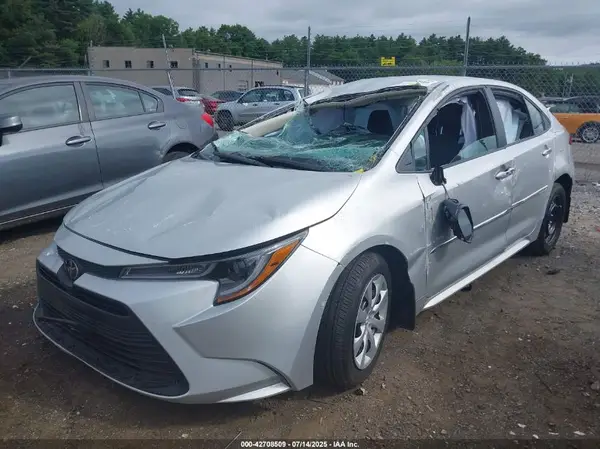 5YFB4MDE8RP202839 2024 TOYOTA COROLLA - Image 2