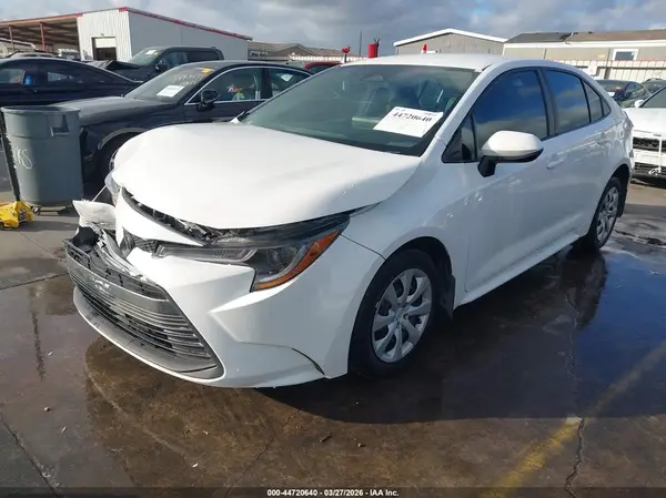 5YFB4MDE8RP203036 2024 TOYOTA COROLLA - Image 2