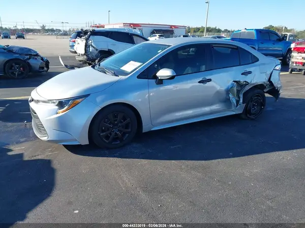 5YFB4MDE8RP204087 2024 TOYOTA COROLLA - Image 2