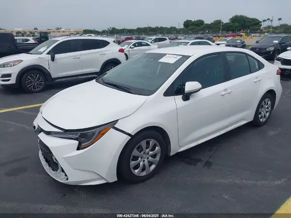 5YFB4MDE8RP211783 2024 TOYOTA COROLLA - Image 2
