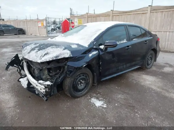 5YFB4MDE8RP215087 2024 TOYOTA COROLLA - Image 2