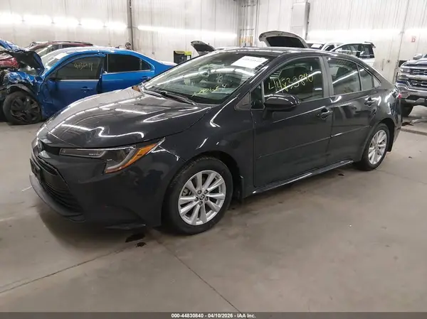 5YFB4MDE8RP221293 2024 TOYOTA COROLLA - Image 2
