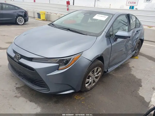 5YFB4MDE8RP225070 2024 TOYOTA COROLLA - Image 2