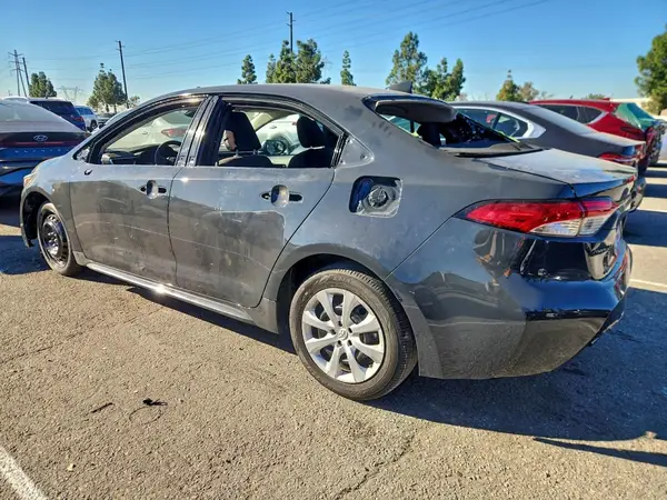 5YFB4MDE8RP227241 2024 TOYOTA COROLLA - Image 2