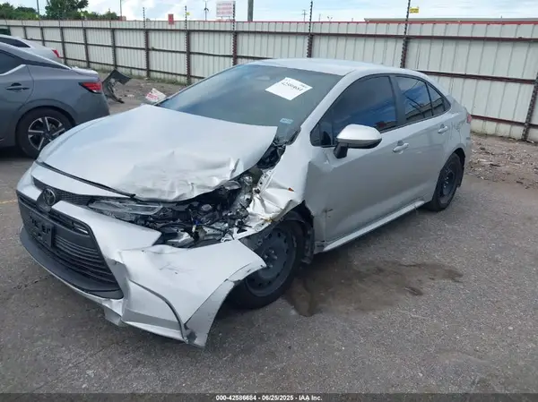 5YFB4MDE8SP234213 2025 TOYOTA COROLLA - Image 2