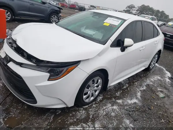5YFB4MDE8SP238021 2025 TOYOTA COROLLA - Image 2