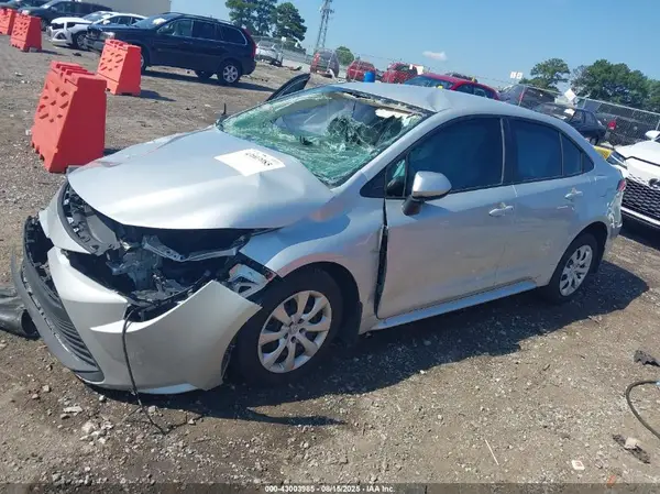 5YFB4MDE8SP238049 2025 TOYOTA COROLLA - Image 2