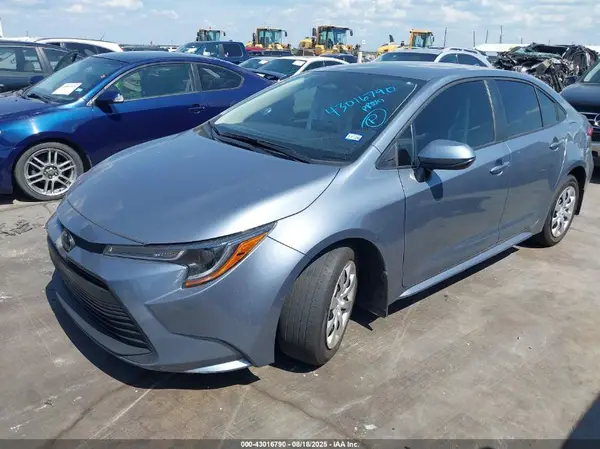 5YFB4MDE8SP243588 2025 TOYOTA COROLLA - Image 2